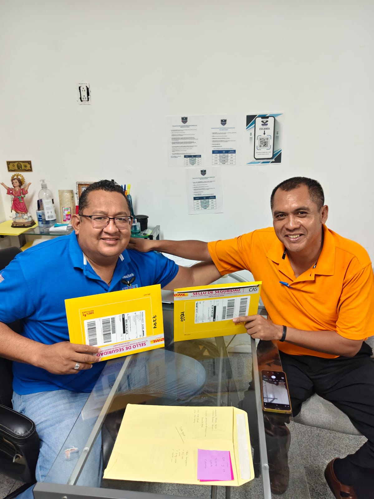 Fotografía proporcionada de Elpidio Vinalay Olea durante una gestión